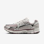 Nike Zoom Vomero 5 Women's Shoes. Nike.com Nike Zoom Vomero 5 Women's Shoes. Nike.com